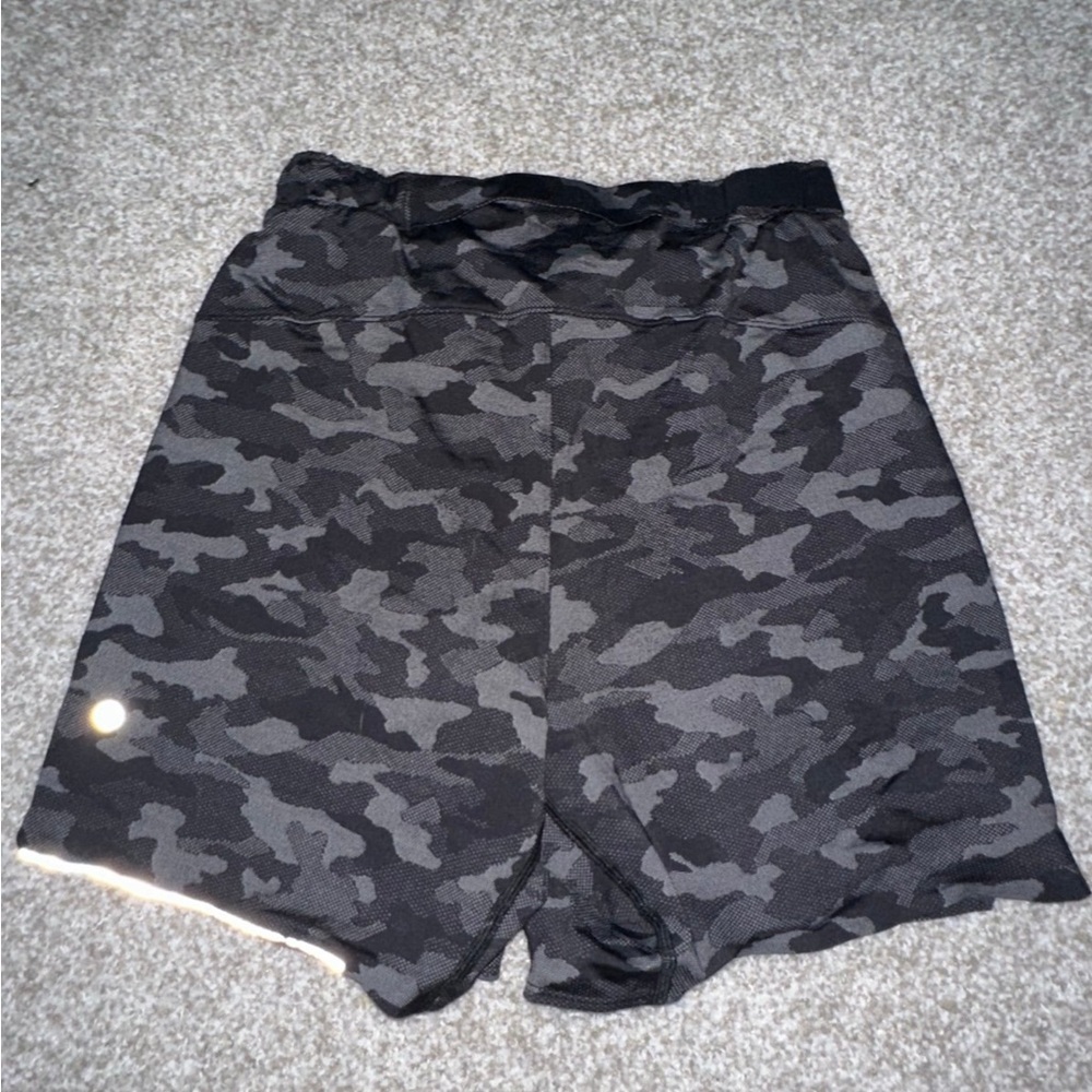 Lululemon Surge Short *Liner 6" Variegated Mesh Camo Black - Picture 2 of 3